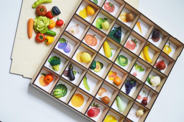Sorting set with 36 miniature vegetables and fruits