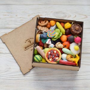 67 miniatures in a box (vegetables, fruits, food)