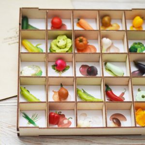 Sorting set with 25 miniature vegetables