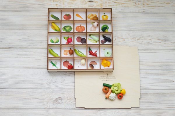 Sorting set with 25 miniature vegetables